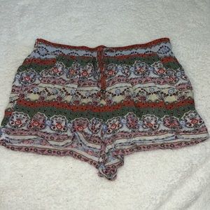 American Eagle pattern shorts
